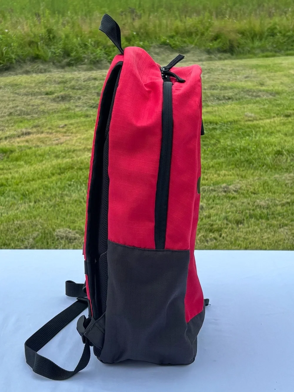 Nike Jordan Split Pack Backpack Large Red Black Jumpman Unisex School Gym Bag